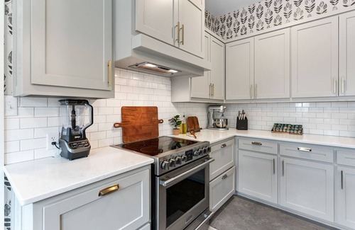 deCordova House | Smoky Hill Ranch, 8 Acres, 2 Homes, Events, Sport Court, Fishing, & Fire Pits
