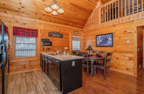Sevierville Cabin | Smoky Mountain Escape, 2BR Cabin w/Loft, Hot Tub & Arcade – Private & Peaceful!