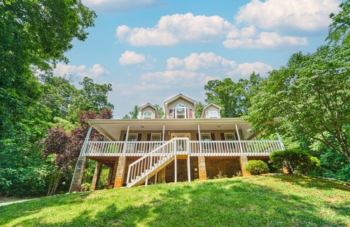 Newport House | Smoky Mountain Retreat!