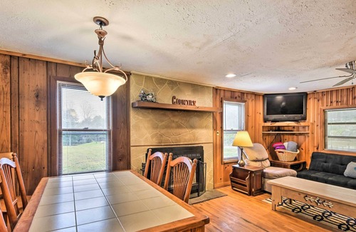 Robbinsville Cabin | Smoky Mountains Cabin w/ Deck & Grill Near Hiking!