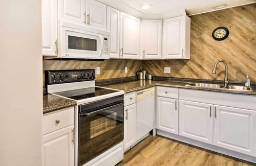 Robbinsville Cabin | Smoky Mountains Cabin w/ Deck & Grill Near Hiking!