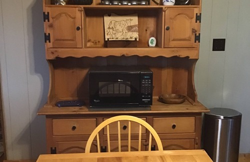 Bryson City Cabin | Smoky Mt. Views - Hot Tub - Easy Access Cabin - Private - Dog Friendly - Fenced