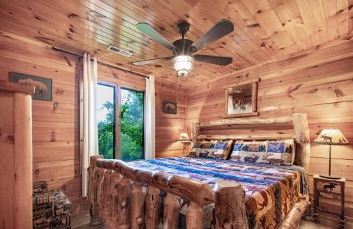 Gatlinburg - Pigeon Forge House | Smoky Mtn Cabin Hot Tub, Game Room & Views