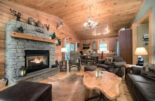 Cullowhee House | Smoky Mtn Cabin in Cashiers and Highlands Area