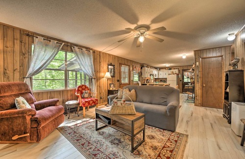 Otto Cabin | Smoky Mtn Hideaway: Screened Porch & Fire Pit