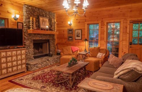 Townsend House | Smokys Hideaway