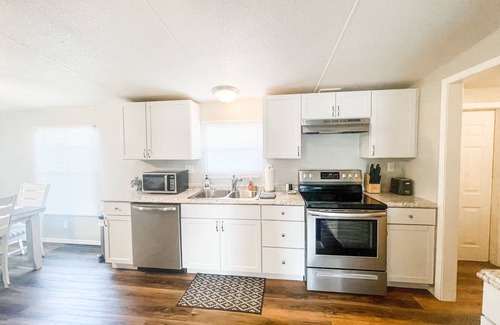 Mead House | "Smooth Sailing" less than 10 minutes from Lake Texoma and Choctaw Casino