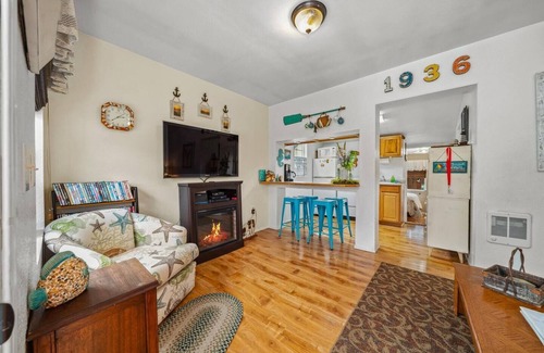 Rockaway Beach Cottage | S’mores & Shores on Easy Street