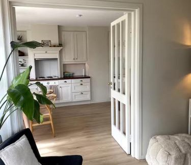 Hovik Apartment | SmotryCheMogu
