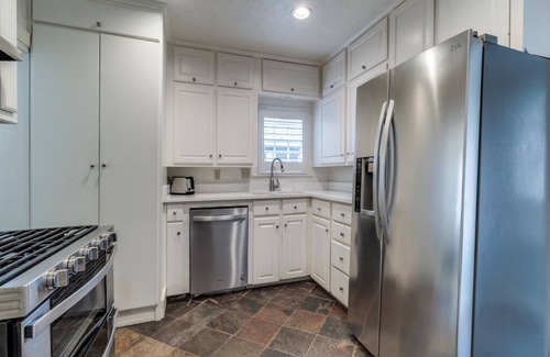 Park Cities House | SMU Highland Park Katy Tr. Knox St,Turtle Creek.Convenient prestigious location!
