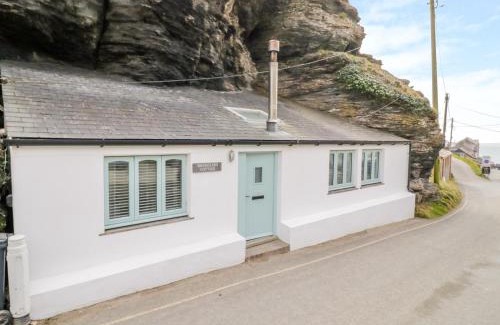 Trebarwith Strand House | Smugglers Cottage