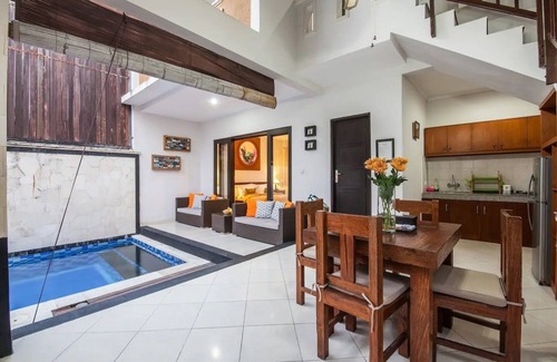 Legian City-Centre Villa | SMV . 4-BR · ❤️4BR Pool Prime Area Walk To Beach N Shops Legian