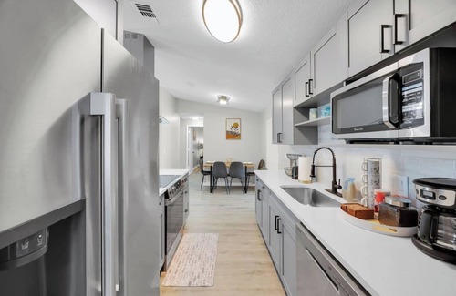 Isle of Palms House | SMV Palm Escape Retreat nr Mayo