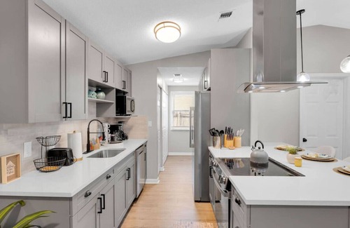 Isle of Palms House | SMV Palm Escape Retreat nr Mayo