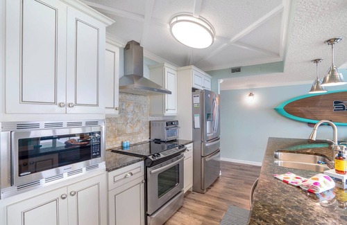 New Smyrna Beach Condo | Smyrna Beach Club 117 spacious beach front condo