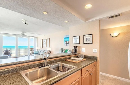New Smyrna Beach Condo | Smyrna Beach Club Winter Dates Now Open! OCEANFRONT Corner Unit