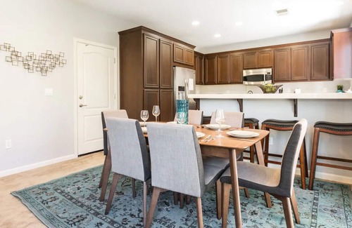 Santa Clara House | SN Enjoy the Comforts of a Silicon Valley Pad
