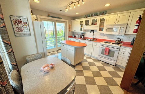 South Nags Head House | SN10247 - Oceanside with 2 BR's, Front porch ocean view, easy beach access!