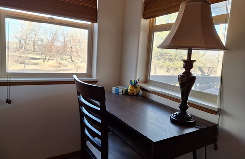 Buhl House | Snake R. Canyon/Creekside Retreat. Near 1000 Springs/Hot Springs/Balanced Rock