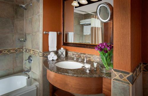 Teton Village Resort | Snake River Lodge