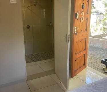 Waterfall House | SnaMel Guest House Waterfall