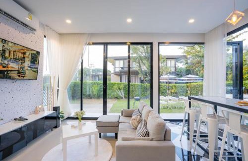 Huai Yai House | Snap stay pool villa pattaya พัทยา บ้านพักพัทยา พูลวิลล่าพัทยา