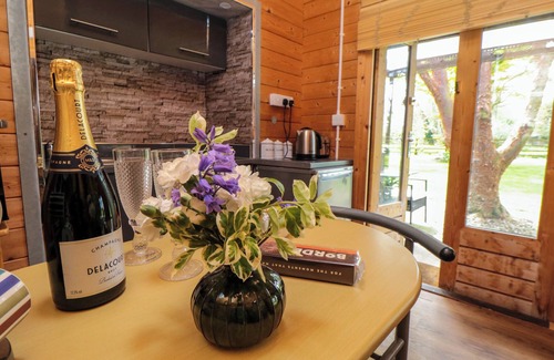 Bedale Cottage | SNAPE CASTLE GARDEN LODGE, pet friendly, with a garden in Bedale