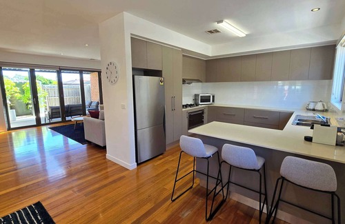 Springvale House | Snappy Springvale 3 Bed House