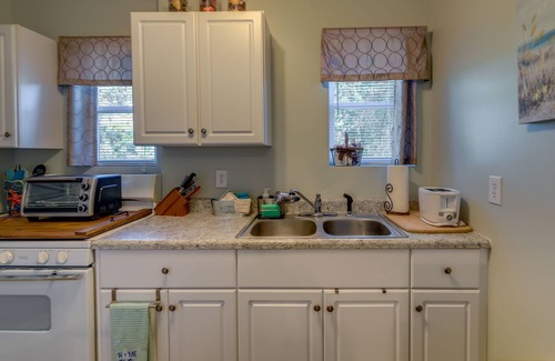 Sneads Ferry Apartment | Sneads Ferry Vacation Rental Studio w/Water Views