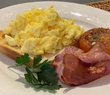 Dundee Bed & Breakfast | Sneezewood Farm Bed&Breakfast and Self-Catering Cottage