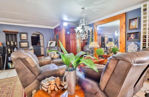 Secunda House | Snooze-A-Lot Guesthouse