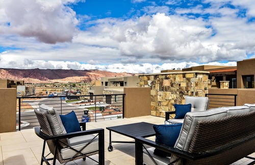 St. George Villa | Snow Canyon Sunrise by RedAwning