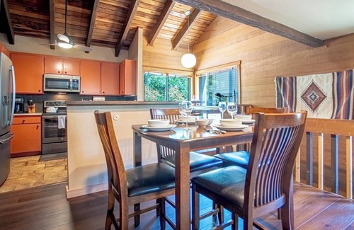 Sun Valley Condo | Snow Creek 1557 - Pool & Hot Tub + Ski-in/Ski-out