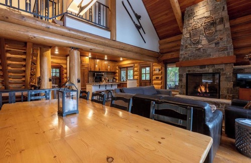 East Kootenay House | Snow Creek Cabin | Right on the Slopes | Hot Tub