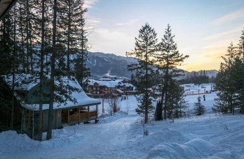 East Kootenay Apartment | Snow Creek Cabins by Fernie Lodging Co