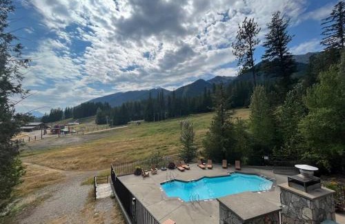 East Kootenay Apartment | Snow Creek Lodge by StayIn