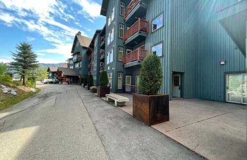 East Kootenay Apartment | Snow Creek Lodge by StayIn