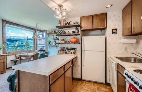 Baldy Mountain Condo | Snow'd Inn with a View!
