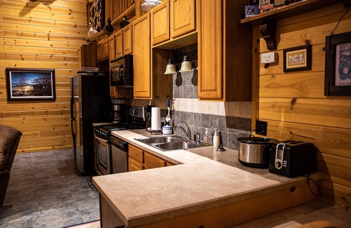 Republic County Cabin | Snow Goose Lodge at Gamekeeper's Marsh