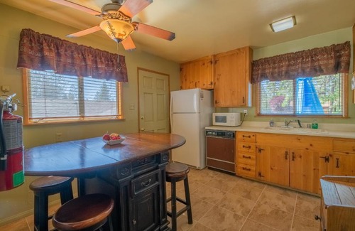 Fox Farm House | Snow Me Inn