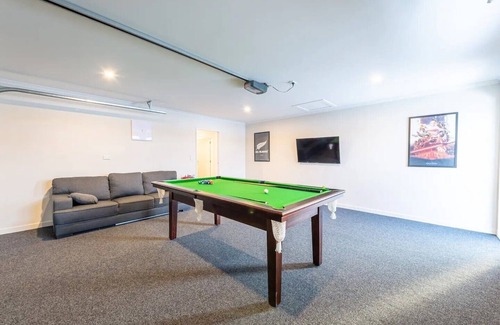 Lake Tekapo Apartment | Snow Pine 2 Bedroom Apartment