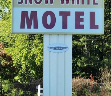 North Chesterfield Hotel | Snow White Motel