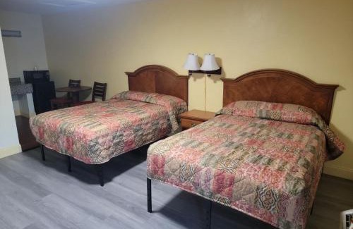 North Chesterfield Hotel | Snow White Motel