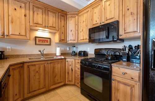 Ogden House | Snowbasin Haven LS42 | Hot Tub | Lake | Pool