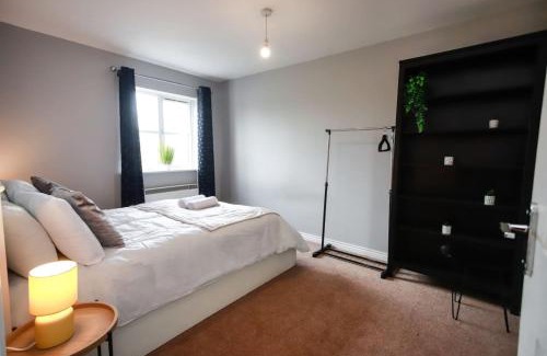 Bradley Stoke Apartment | Snowberry Close - Contractors Long Stay by ShortStayUK