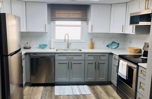 Crescent Beach House | Snowbird: 3br 2bth Pet Friendly Home 2 Blocks From Ocean