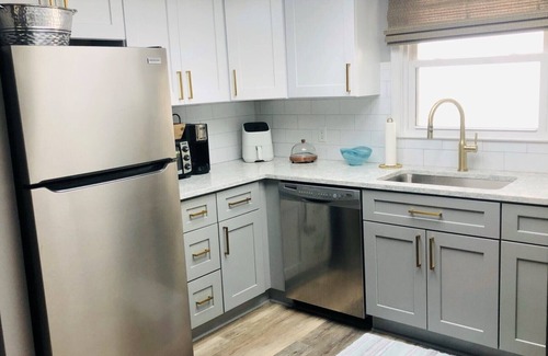 Crescent Beach House | Snowbird: 3br 2bth Pet Friendly Home 2 Blocks From Ocean