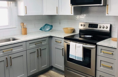 Crescent Beach House | Snowbird: 3br 2bth Pet Friendly Home 2 Blocks From Ocean