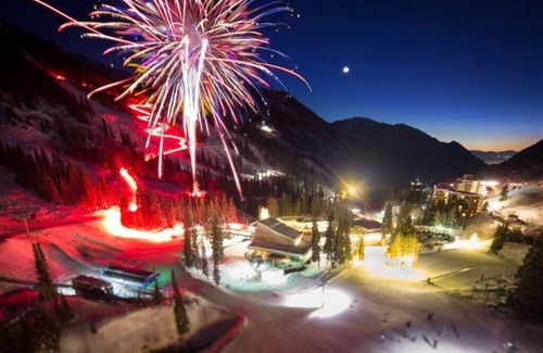 Salt Lake Mountain Resorts Condo | Snowbird Cliff Club SKI IN/OUT 1 Bedroom sleeps 6 February 7 - 10