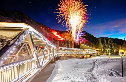 Salt Lake Mountain Resorts Condo | Snowbird Cliff Club SKI IN/OUT Studio sleeps 4 February 7 - 10